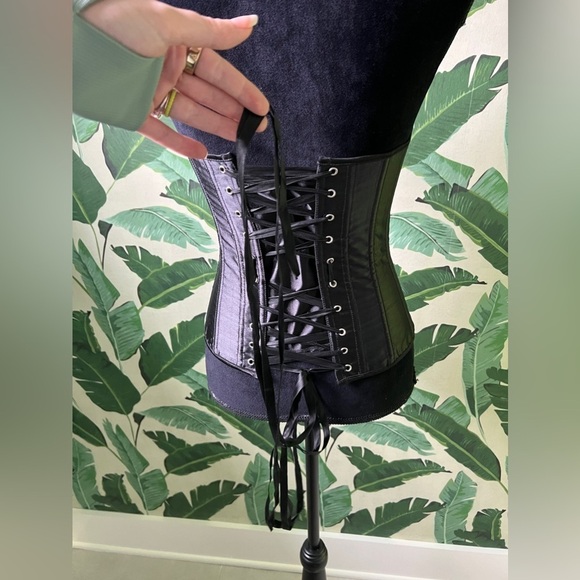 Boutique Womens Black Lace Back Strapless Corset Bustier Small - Picture 8 of 8